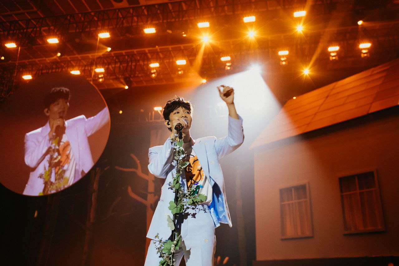 Nam ca sĩ Việt c&oacute; vợ như "được cả thế giới": Hit 146 triệu view, 2 tour concert v&agrave; hơn thế nữa!- Ảnh 6.