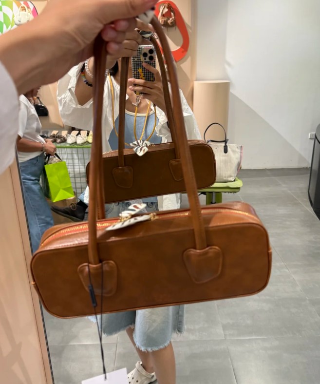 [CLIP] Ghi nhận t&igrave;nh trạng hiện tại của CHAUTFIFTH sau chiến dịch quảng c&aacute;o "coi thường phụ nữ": Nh&acirc;n vi&ecirc;n, kh&aacute;ch h&agrave;ng n&oacute;i g&igrave;?- Ảnh 8.