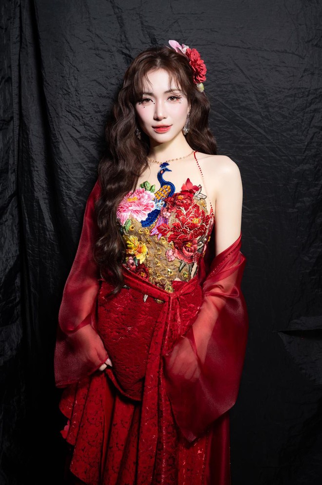 H&ograve;a Minzy da trắng mịn kh&ocirc;ng tỳ vết: Rất chăm d&ugrave;ng 3 m&oacute;n nước l&agrave; "bảo bối" chống gi&agrave;, vừa đẹp da, &ldquo;gọt&rdquo; d&aacute;ng lại khỏe xương khớp- Ảnh 4.