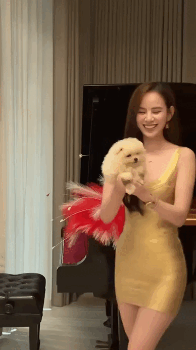 D&acirc;u h&agrave;o m&ocirc;n Hương Li&ecirc;n diện v&aacute;y 5 triệu slay qu&aacute; đỗi: Cả c&otilde;i mạng &ugrave;a "hỏi thăm"- Ảnh 1.