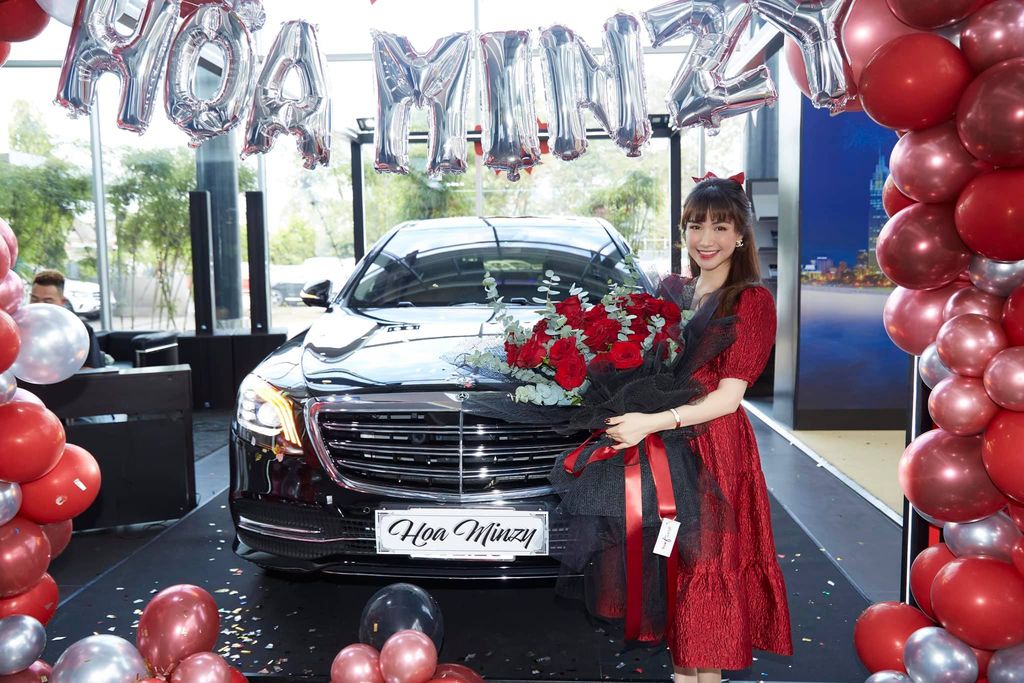 Diễn vi&ecirc;n phim 'Mưa đỏ' tậu Mercedes-Benz S 450 Luxury tặng vợ dịp 8/3: Xe đời 2020 lột x&aacute;c phong c&aacute;ch Maybach, nhập hội c&ugrave;ng Quốc Trường, Ho&agrave; Minzy- Ảnh 9.