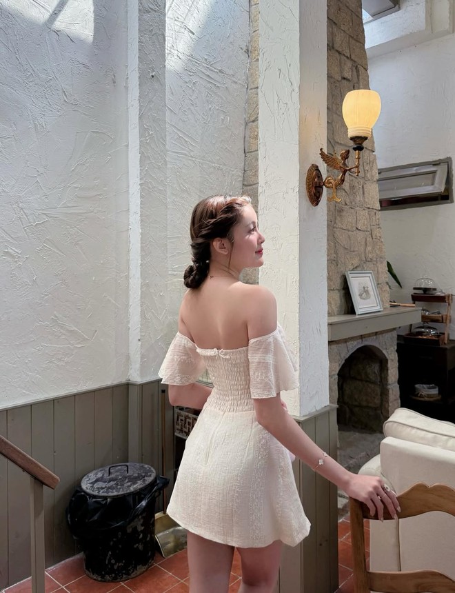 Mỹ nữ đi gi&agrave;y bệt khiến cả c&otilde;i mạng ồn &agrave;o: Bạn g&aacute;i "đỉnh lưu Vbiz", từ nhan sắc đến style đều 0 điểm ch&ecirc;- Ảnh 10.