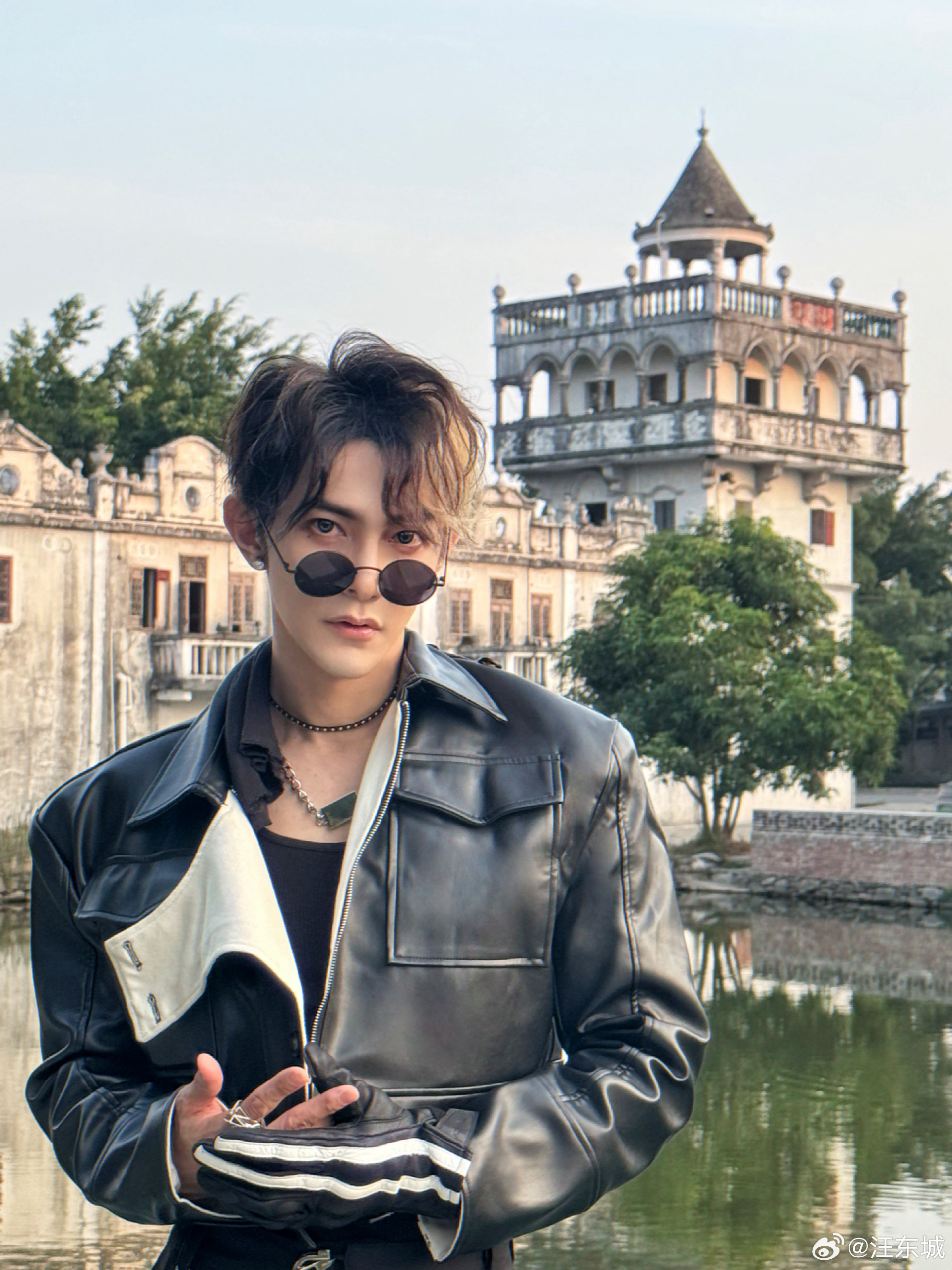 C&uacute; sốc ng&agrave;y C&aacute; th&aacute;ng 4: Nam thần &ldquo;mặt rắn&rdquo; showbiz bất ngờ tuy&ecirc;n bố giải nghệ- Ảnh 1.