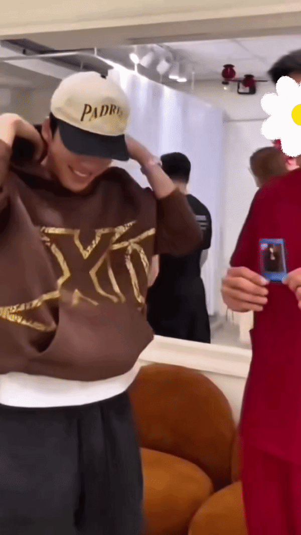 HIEUTHUHAI v&agrave; Tăng Mỹ H&agrave;n chuyển địa điểm hẹn h&ograve;, lần n&agrave;y l&agrave; trị liệu xương khớp- Ảnh 1.