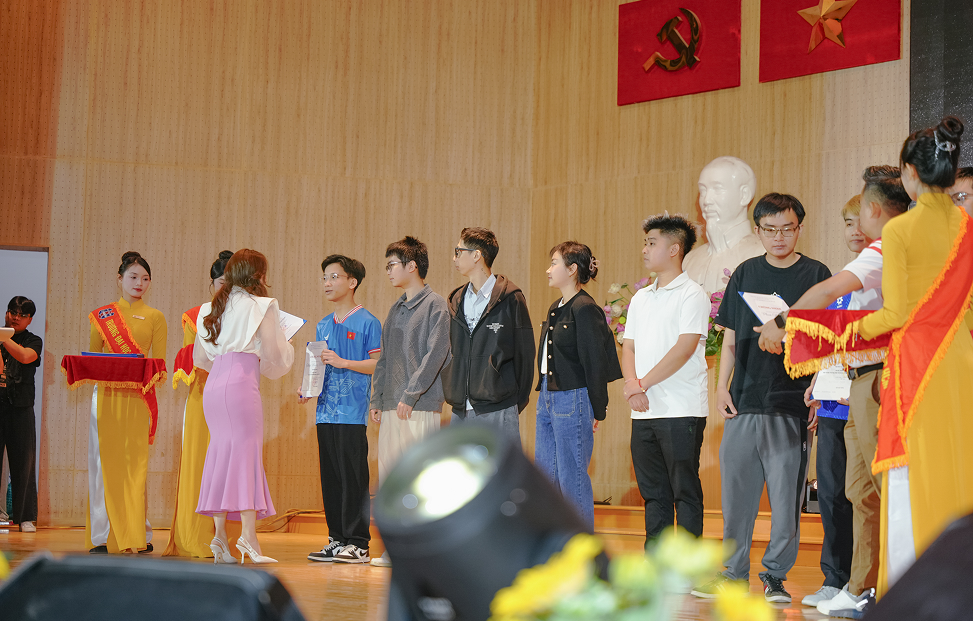 Chơi game thực sự để kiếm tiền: Chuyện nghề của những tuyển thủ mang danh xưng kiện tướng quốc gia- Ảnh 12.