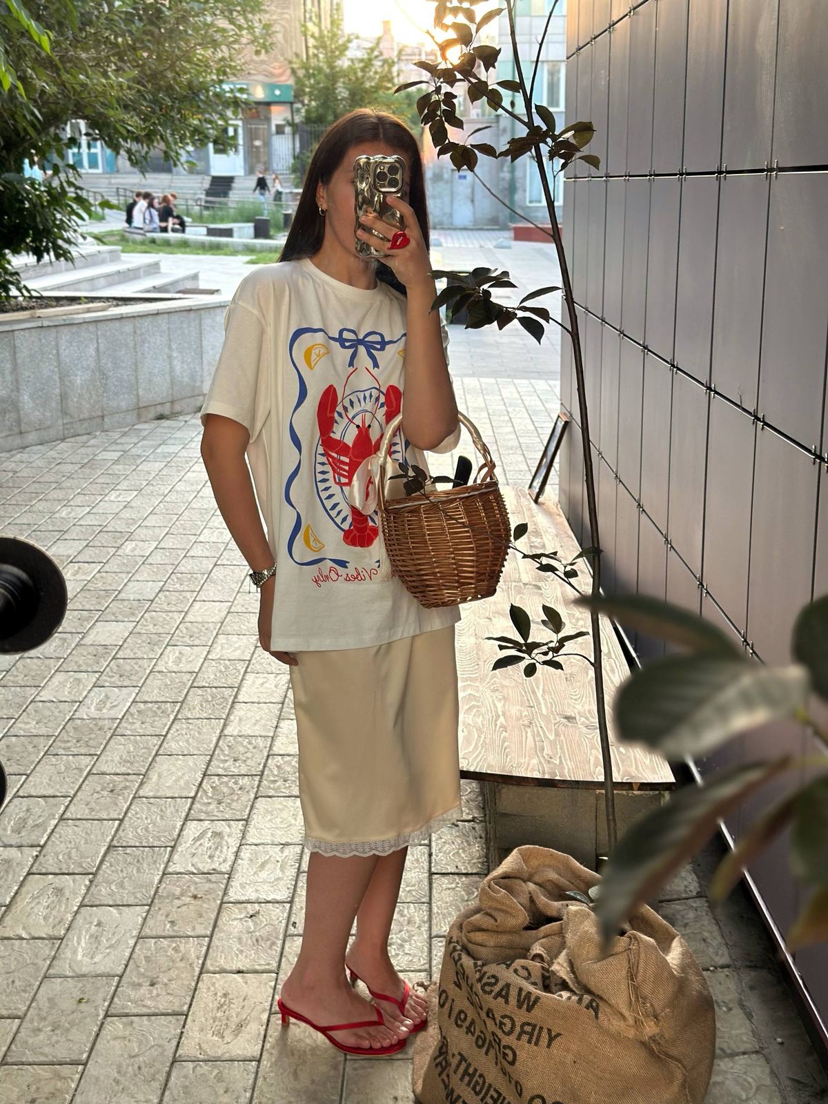 4 mẫu gi&agrave;y d&eacute;p đ&aacute;ng sắm nhất m&ugrave;a h&egrave; 2026, phối với quần jeans hay ch&acirc;n v&aacute;y đều xứng đ&ocirc;i- Ảnh 11.