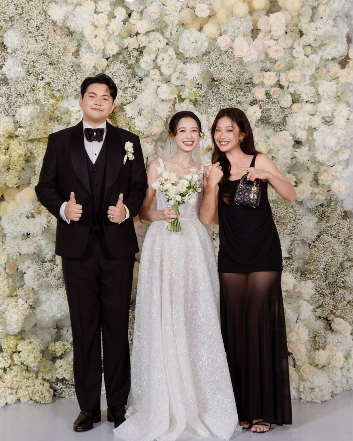 Mỹ nh&acirc;n Việt l&ecirc;n đồ đi ăn cưới tuần qua: Mặc đ&uacute;ng dresscode, sang chảnh nhưng quan trọng l&agrave; kh&ocirc;ng lấn lướt c&ocirc; d&acirc;u- Ảnh 6.