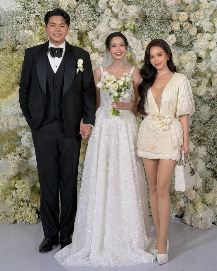 Mỹ nh&acirc;n Việt l&ecirc;n đồ đi ăn cưới tuần qua: Mặc đ&uacute;ng dresscode, sang chảnh nhưng quan trọng l&agrave; kh&ocirc;ng lấn lướt c&ocirc; d&acirc;u- Ảnh 9.