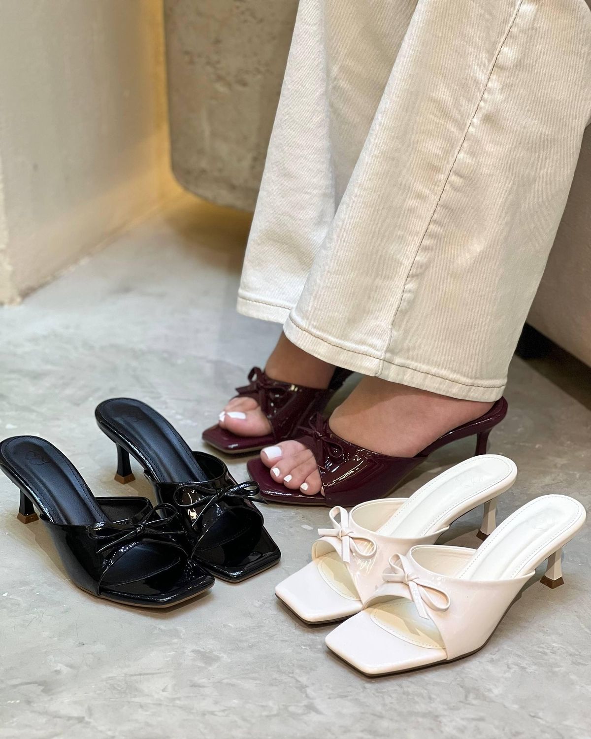 4 mẫu gi&agrave;y d&eacute;p đ&aacute;ng sắm nhất m&ugrave;a h&egrave; 2026, phối với quần jeans hay ch&acirc;n v&aacute;y đều xứng đ&ocirc;i- Ảnh 9.