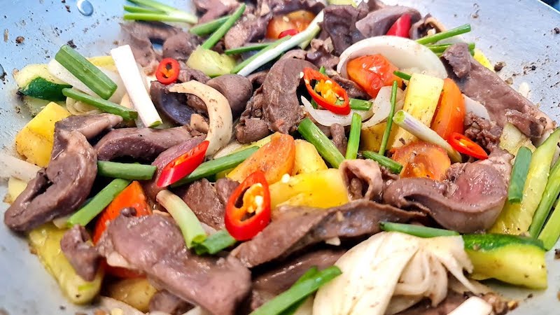 Ở con lợn c&oacute; 1 phần chỉ nặng 3 lạng nhưng chứa protein "qu&yacute;", cực bổ tim v&agrave; n&atilde;o: Ra chợ kh&ocirc;ng mua sớm l&agrave; hết!- Ảnh 4.