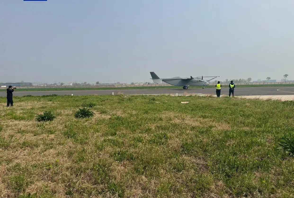 Ph&aacute;t hiện &ldquo;đại b&agrave;ng khổng lồ&rdquo; kh&ocirc;ng người l&aacute;i lớn nhất thế giới bất ngờ cất c&aacute;nh ở Trung Quốc: Chở được 3,5 tấn h&agrave;ng, bay xa 3.000km- Ảnh 4.