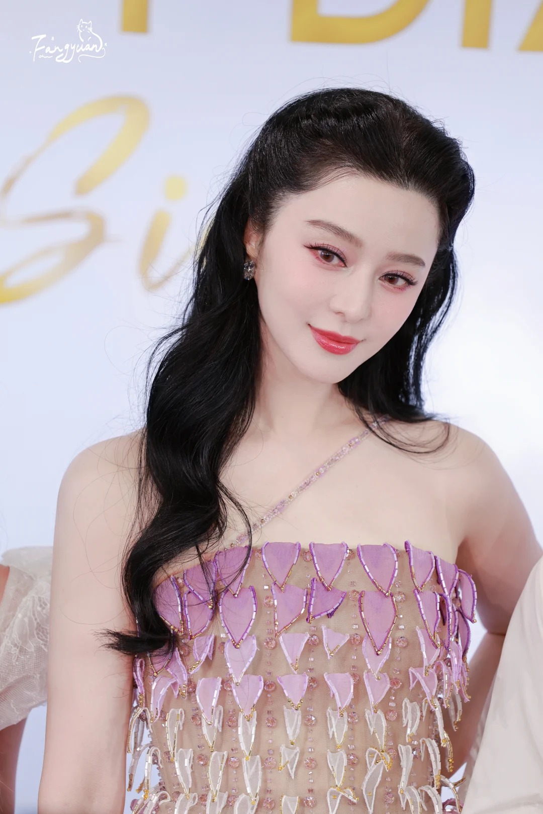 Phạm Băng Băng đi b&aacute;n mặt nạ ở si&ecirc;u thị: Nhan sắc thật khiến đ&aacute;m đ&ocirc;ng tr&ograve;n mắt, đứng h&igrave;nh kinh ngạc- Ảnh 5.