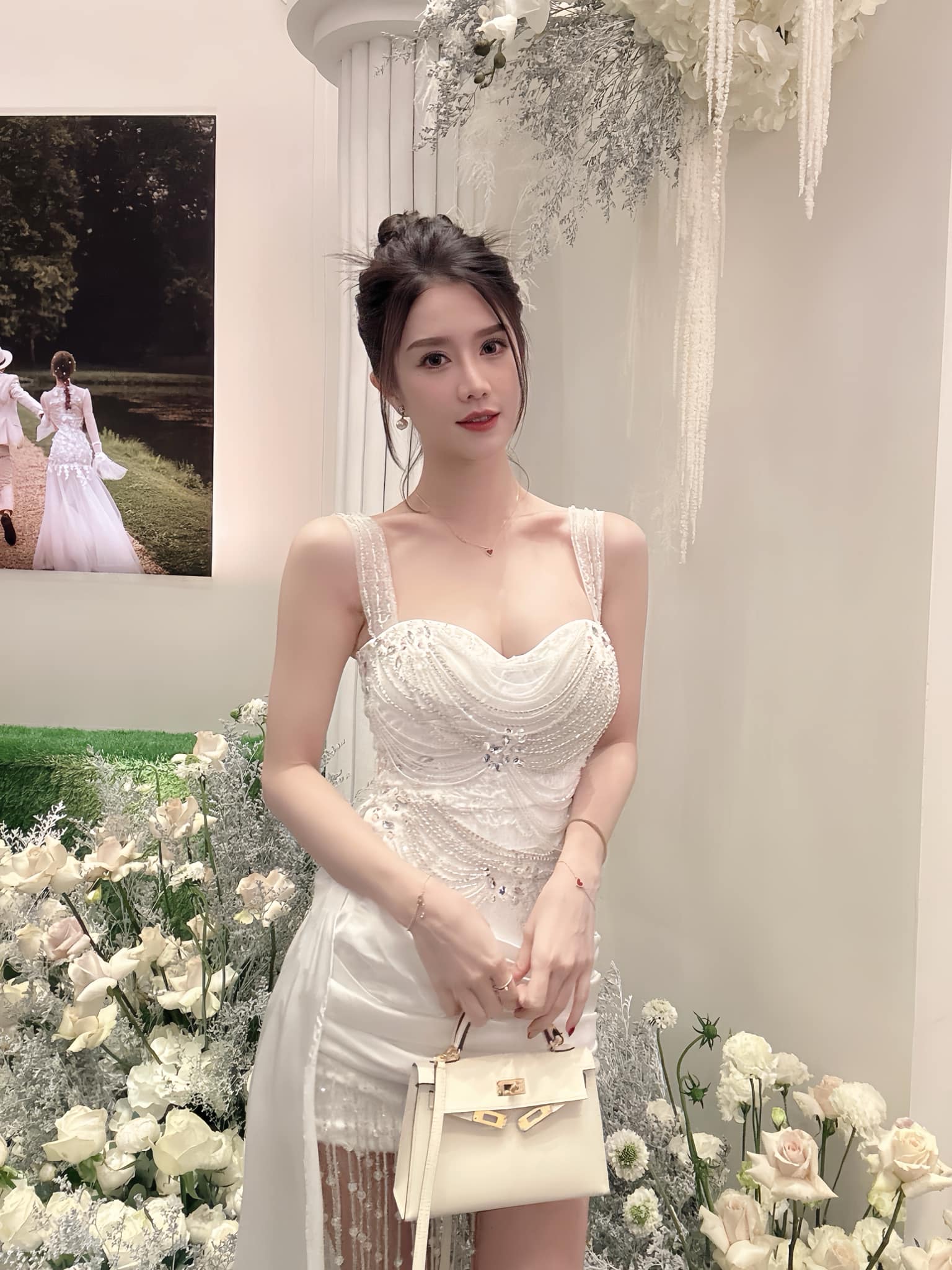 Cựu tiếp vi&ecirc;n h&agrave;ng kh&ocirc;ng đẹp như "b&uacute;p b&ecirc; sống" lấy chồng đại gia: Đang bầu lần 4, nhan sắc giờ ra sao?- Ảnh 8.