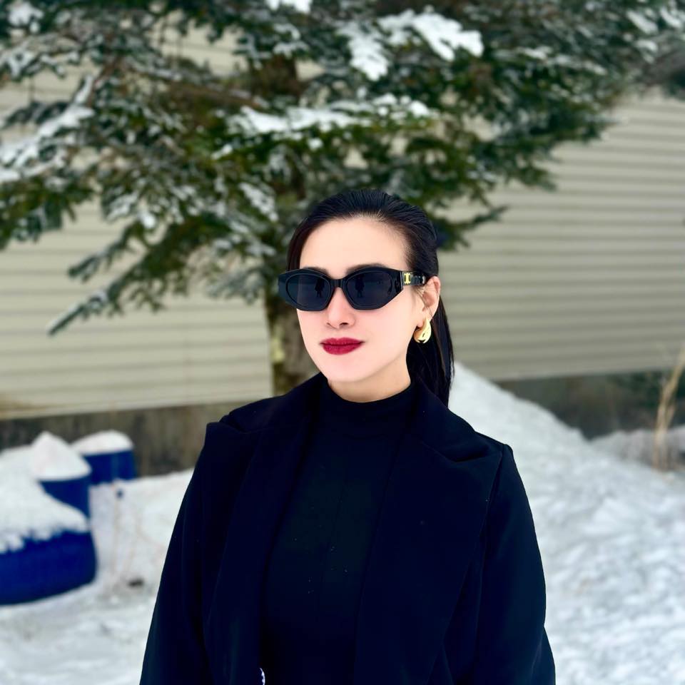 Nữ t&agrave;i xế nổi tiếng nhất năm 2017 v&igrave; xinh giờ l&agrave; mẹ đơn th&acirc;n, sống gi&agrave;u sang: Ẩn số về người chồng- Ảnh 9.