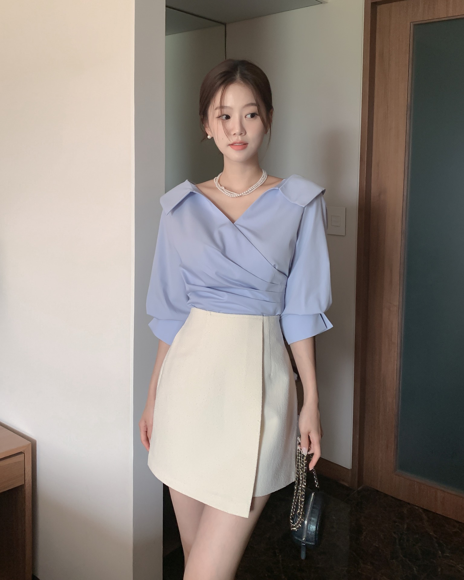 4 c&aacute;ch mặc ch&acirc;n v&aacute;y ngắn trẻ trung, cực kỳ t&ocirc;n d&aacute;ng- Ảnh 2.