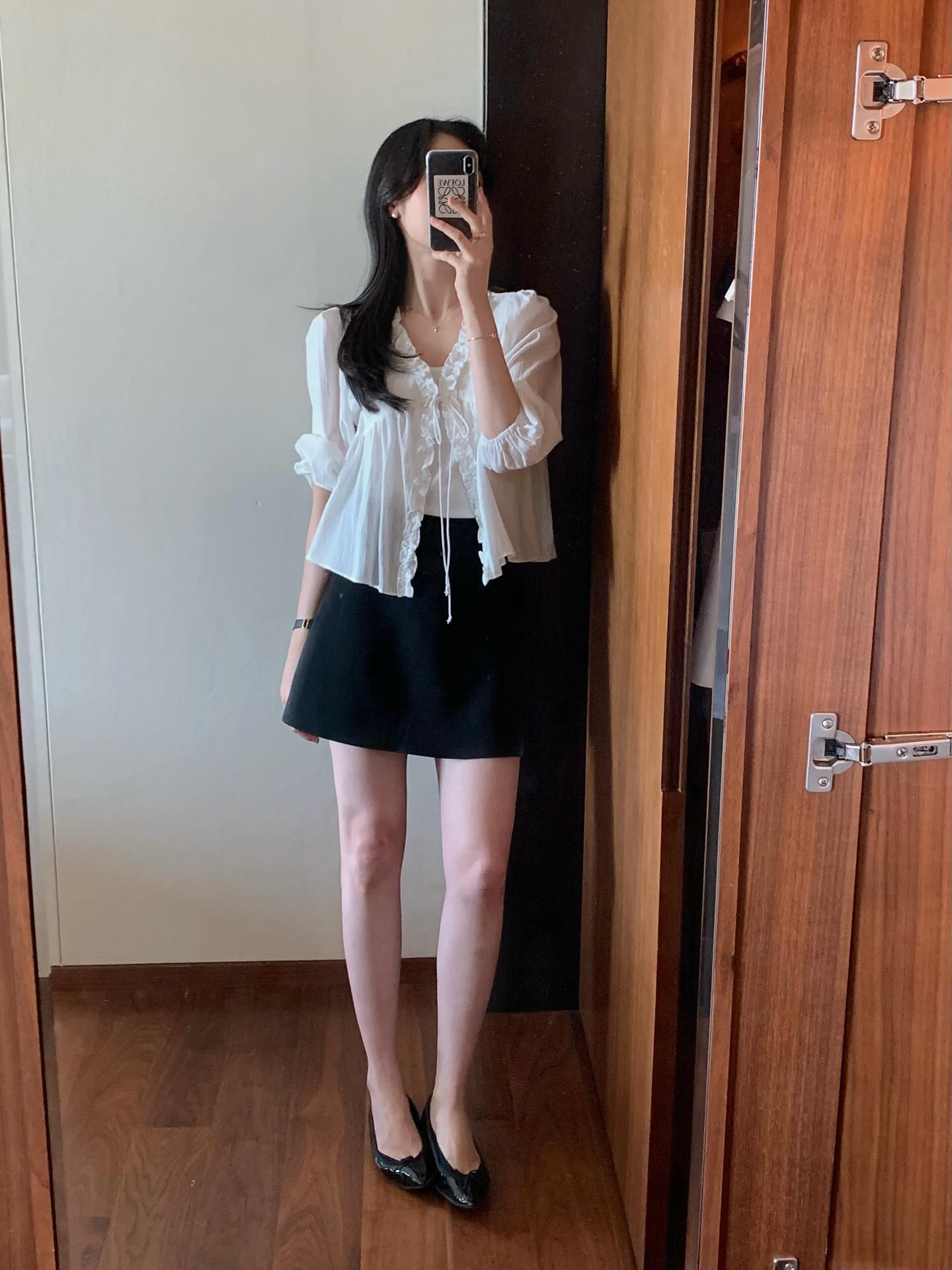 4 c&aacute;ch mặc ch&acirc;n v&aacute;y ngắn trẻ trung, cực kỳ t&ocirc;n d&aacute;ng- Ảnh 3.