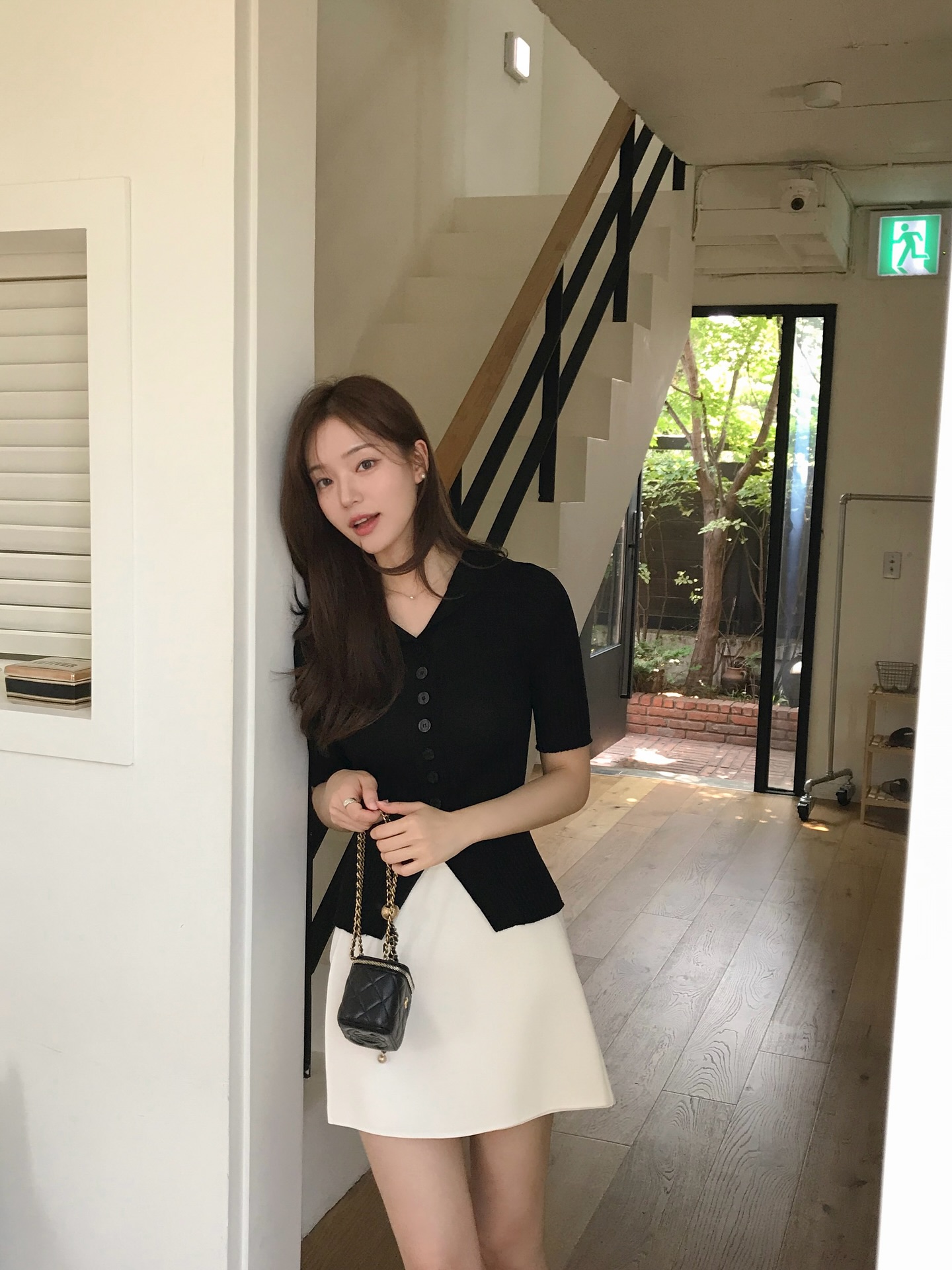 4 c&aacute;ch mặc ch&acirc;n v&aacute;y ngắn trẻ trung, cực kỳ t&ocirc;n d&aacute;ng- Ảnh 4.