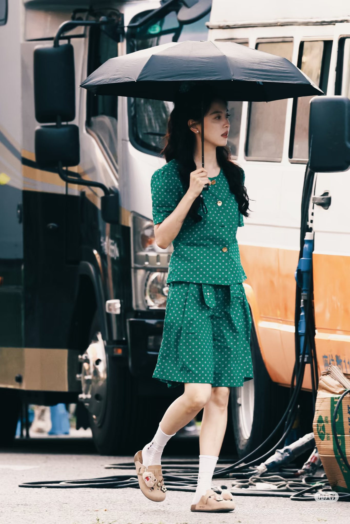 Chương Nhược Nam xinh như nữ thần trong phim mới, style thập ni&ecirc;n 90 chỉ đẹp chứ kh&ocirc;ng sến- Ảnh 10.