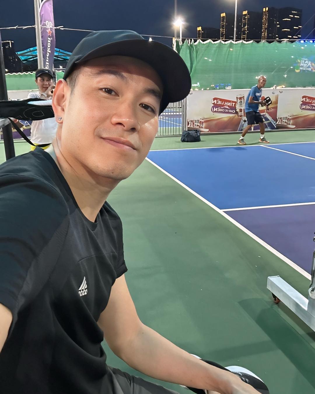 Founder trung t&acirc;m dạy tiếng Đức ki&ecirc;m ca sĩ nổi tiếng "ch&ecirc;" pickleball ngay tr&ecirc;n s&oacute;ng truyền h&igrave;nh- Ảnh 3.