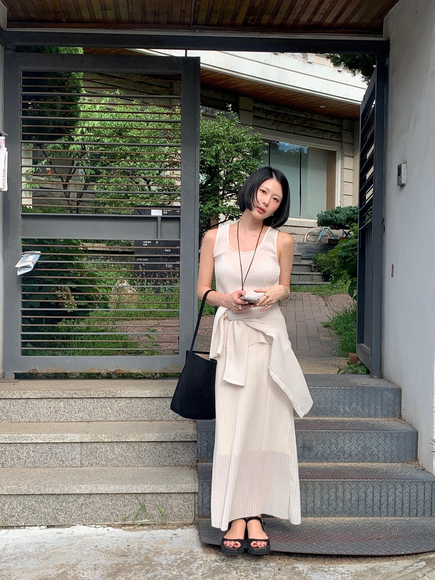 Chị em phải cập nhật ngay 5 xu hướng thời trang h&egrave; 2026: To&agrave;n item xinh tươi, dễ phối đồ- Ảnh 7.