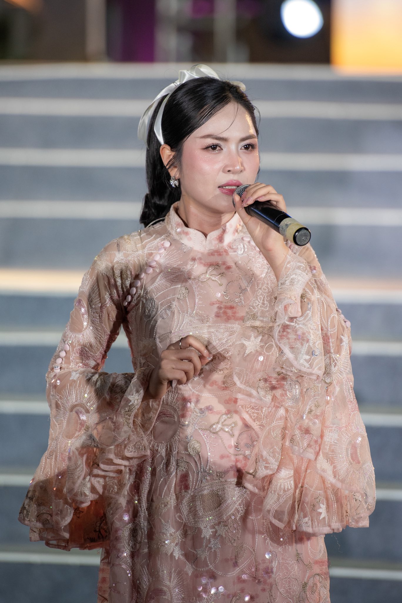 Giọng ca Nhạc viện phải xin lỗi v&igrave; h&aacute;t nh&eacute;p: Nổi tiếng bằng hit 10 tỷ views, khoảnh khắc &ldquo;lộ tẩy&rdquo; xấu hổ khắp c&otilde;i mạng- Ảnh 5.