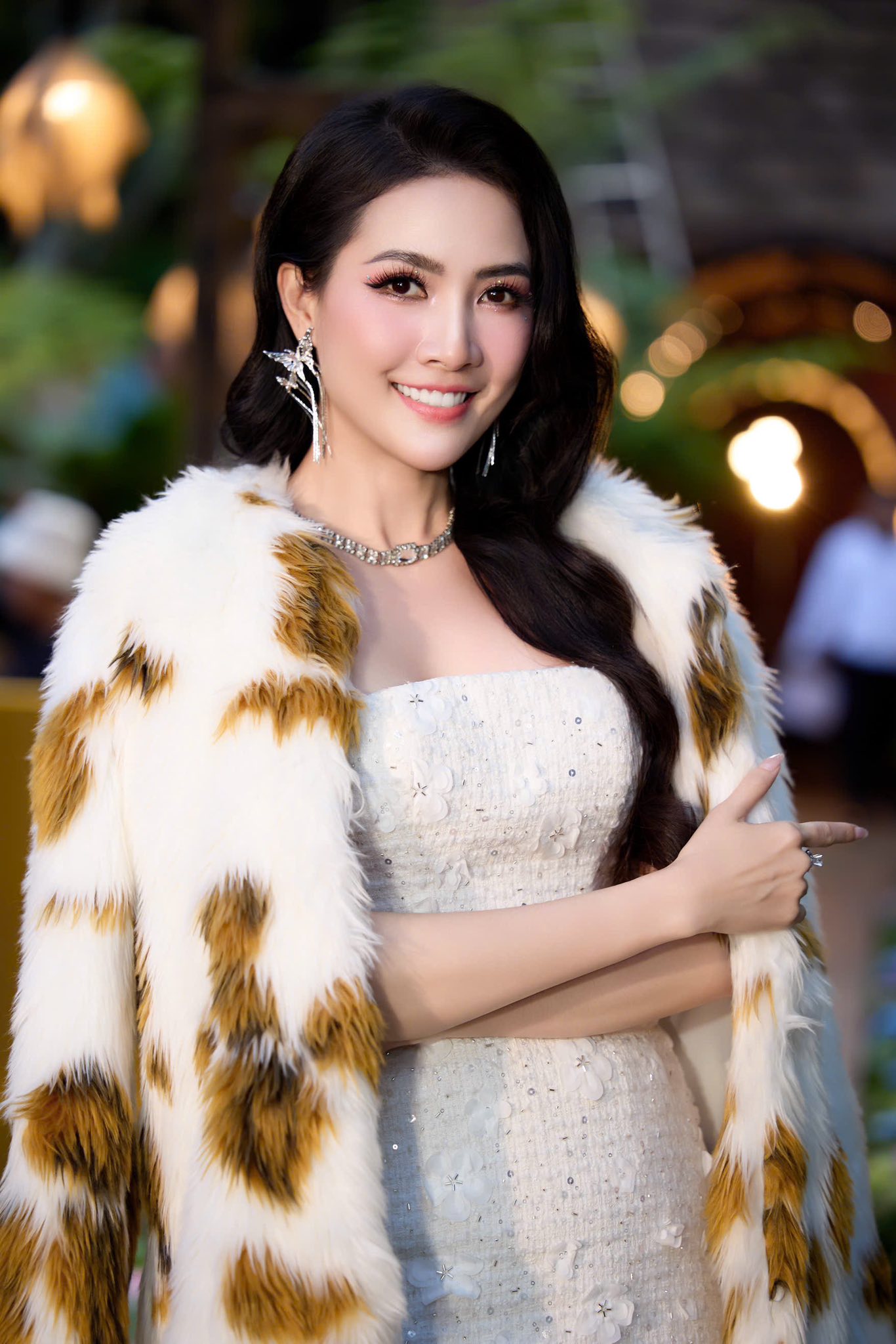 Hoa hậu Việt l&agrave;m ph&oacute; chủ tịch ở tuổi U40, đẹp gợi cảm, x&acirc;y biệt thự tiền tỷ nhưng kh&ocirc;ng giỏi kiếm chồng- Ảnh 3.