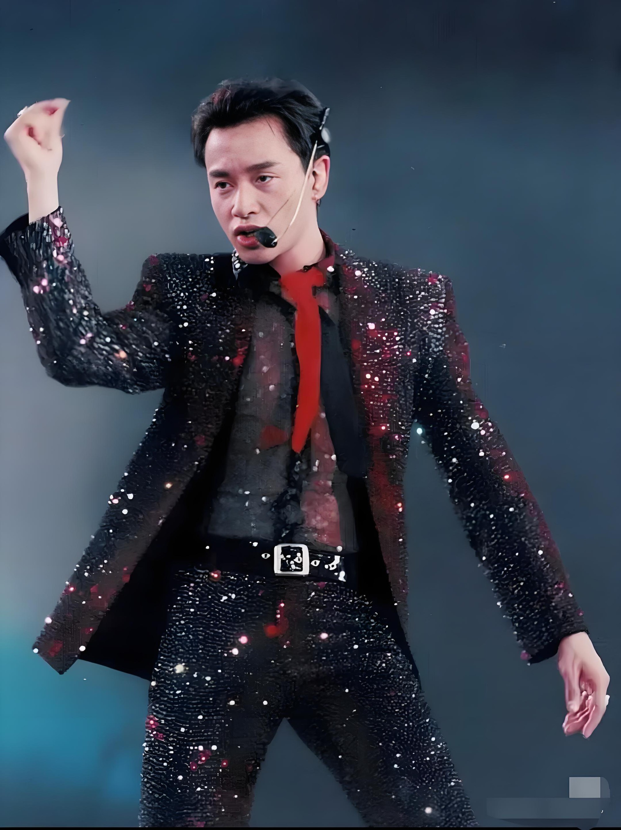 Một huyền thoại c&ograve;n sống m&atilde;i: 23 năm v&agrave; nỗi nhớ mang t&ecirc;n Trương Quốc Vinh- Ảnh 1.