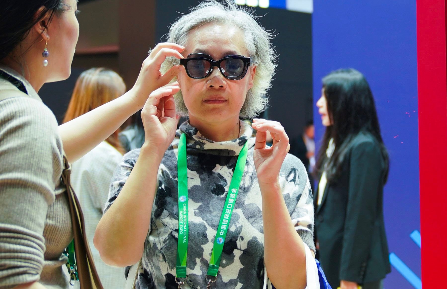 Thế giới c&ograve;n lạ lẫm, Trung Quốc đ&atilde; nhanh tay d&ugrave;ng trước "m&oacute;n đồ tương lai": Xong lại ch&ecirc; chẳng c&oacute; t&aacute;c dụng g&igrave;- Ảnh 3.