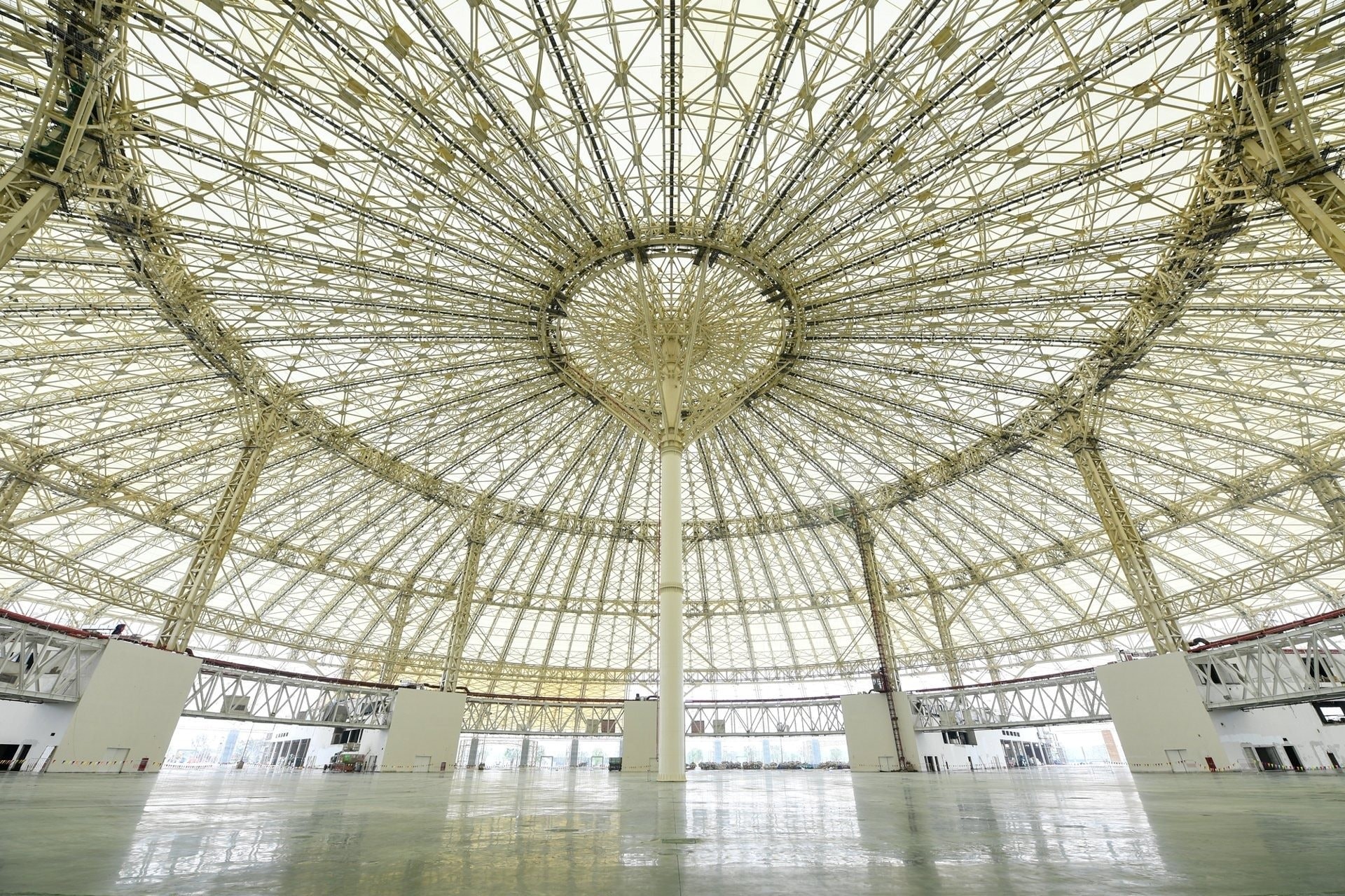 Lần đầu ti&ecirc;n trong lịch sử, Việt Nam sở hữu một si&ecirc;u c&ocirc;ng tr&igrave;nh lớn nhất h&agrave;nh tinh, do đại gia gốc Thanh H&oacute;a l&agrave;m n&ecirc;n kỳ t&iacute;ch- Ảnh 1.