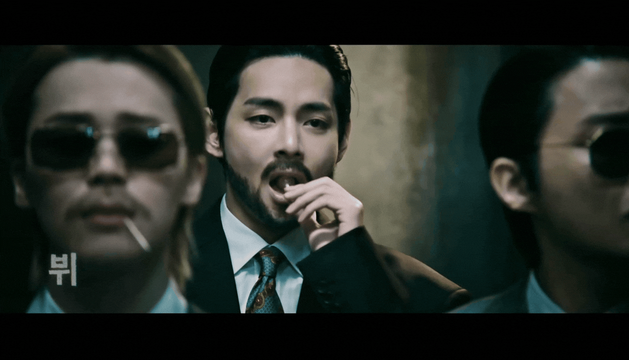 BTS &ldquo;bựa&rdquo; chưa từng thấy, nam thần đẹp nhất thế giới đang l&agrave;m g&igrave; thế n&agrave;y?- Ảnh 3.