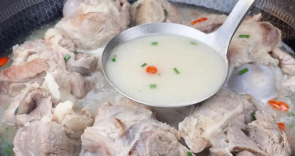 6 thực phẩm "ph&aacute; thận" hơn bia rượu nhưng quen thuộc tr&ecirc;n b&agrave;n ăn: 1 loại rau ai cũng tưởng tốt cũng kh&ocirc;ng tho&aacute;t "tội"- Ảnh 3.