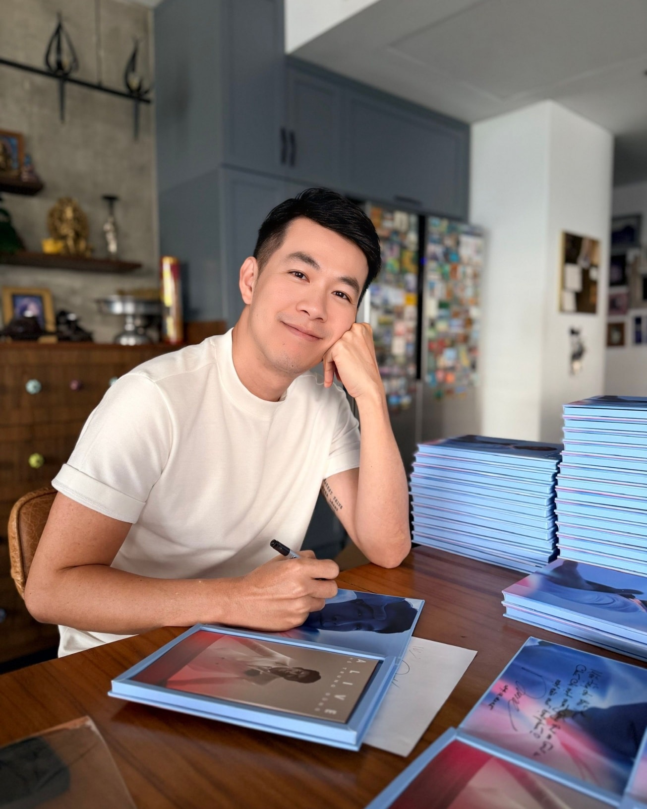 Founder trung t&acirc;m dạy tiếng Đức ki&ecirc;m ca sĩ nổi tiếng "ch&ecirc;" pickleball ngay tr&ecirc;n s&oacute;ng truyền h&igrave;nh- Ảnh 4.