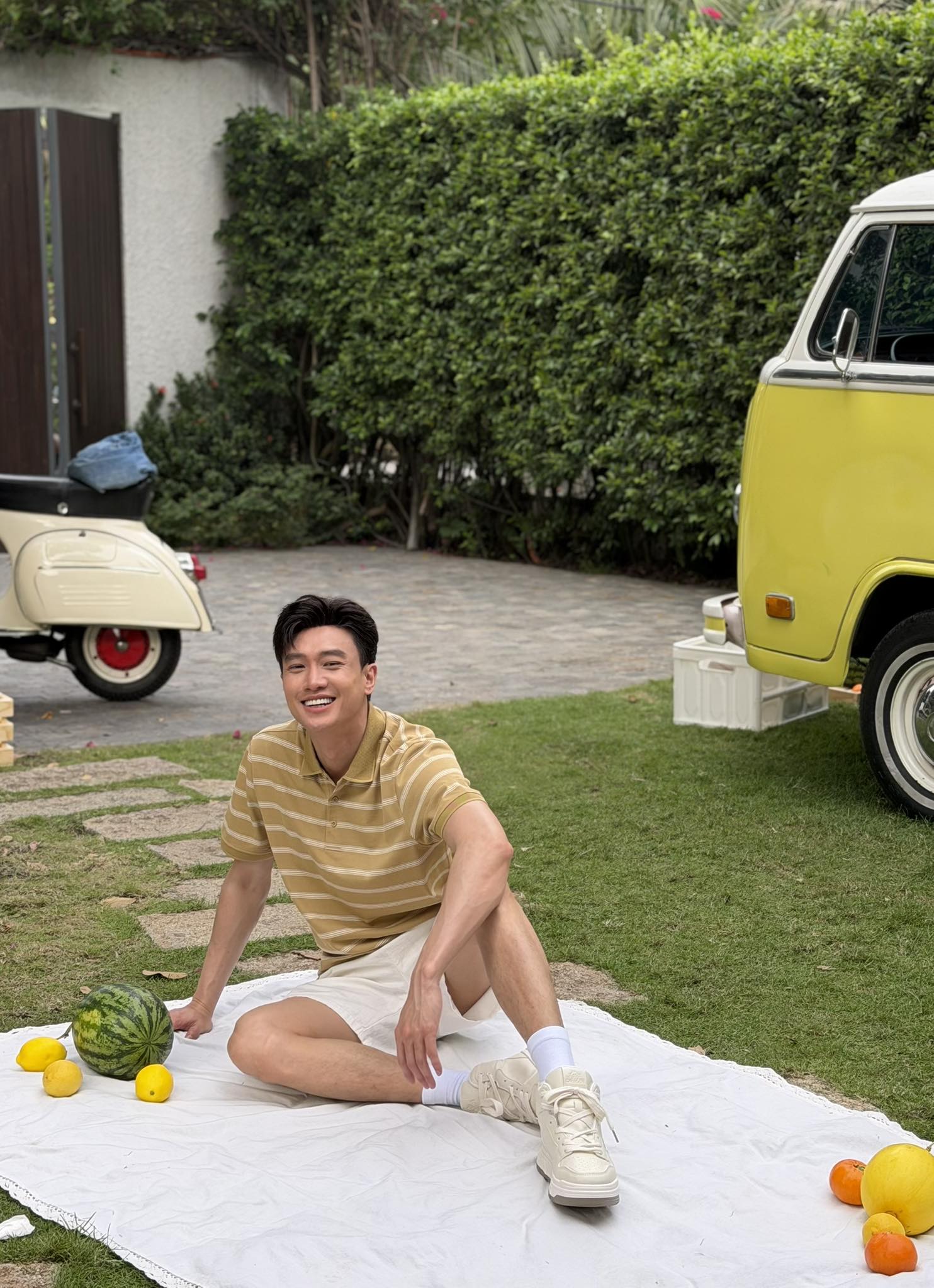 Sao nam gi&agrave;u c&oacute; nhất nh&igrave; Vbiz từng vướng tin đồn hẹn h&ograve; Lọ Lem: 