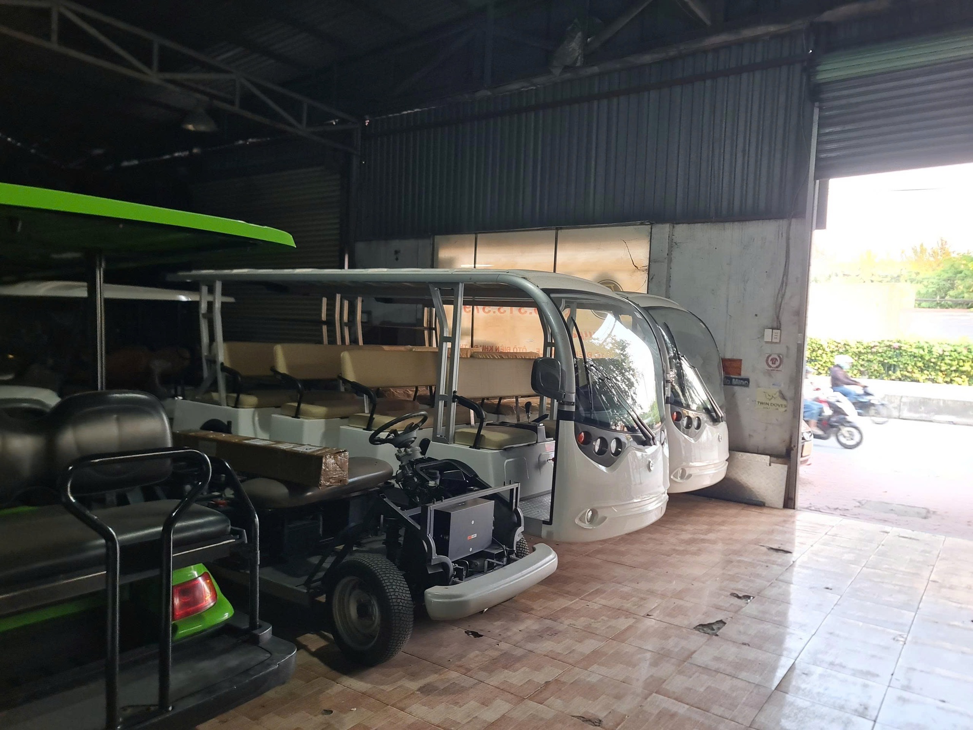 Công an TP.HCM tìm chủ nhân của 8 xe điện- Ảnh 1. Công an TP.HCM tìm chủ nhân của 8 xe điện- Ảnh 1.