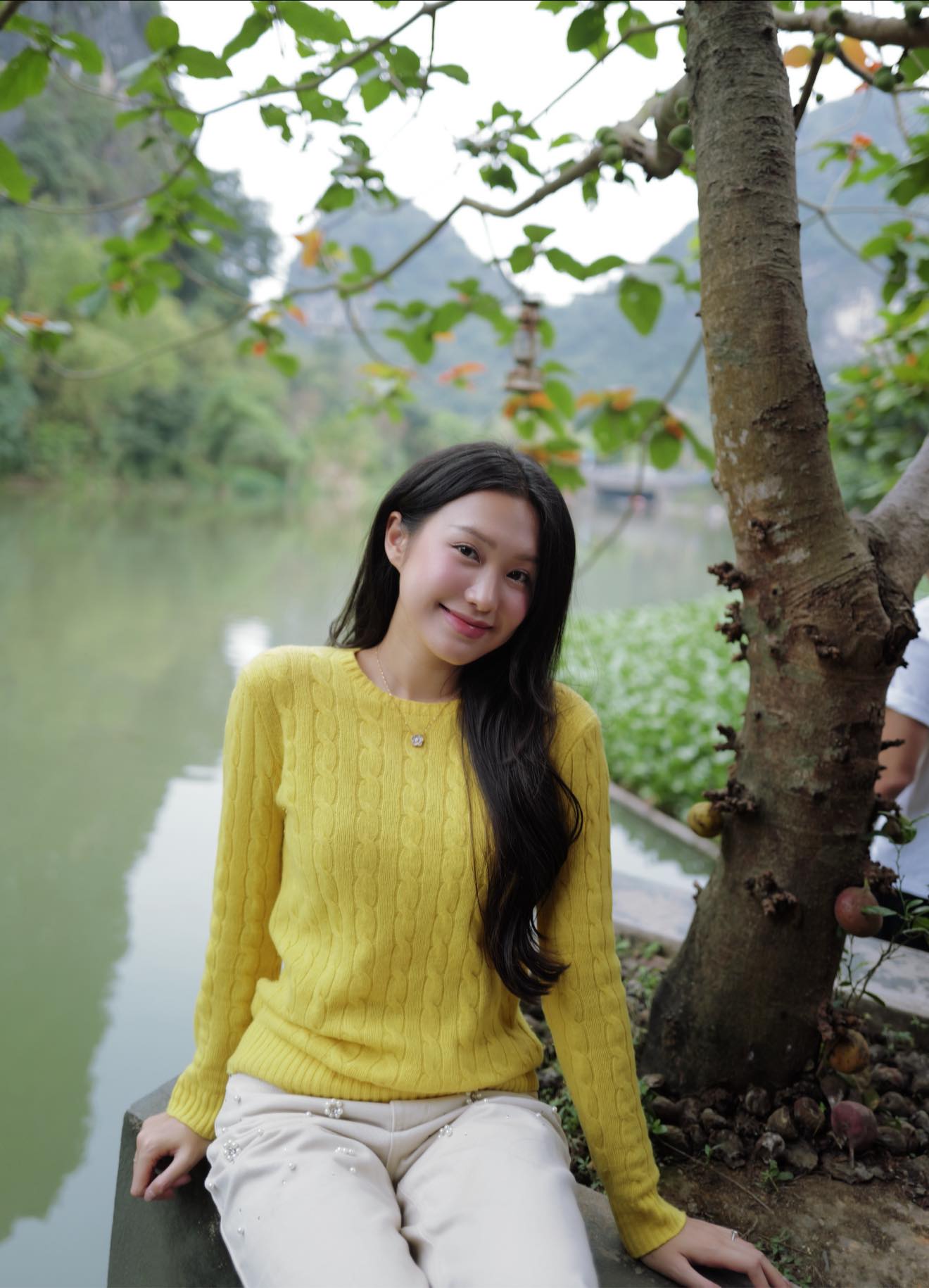 Cam thường soi cận nhan sắc thật của Do&atilde;n Hải My khi được Văn Hậu h&ocirc;n ngay tr&ecirc;n SVĐ, liệu c&oacute; kh&aacute;c ảnh tr&ecirc;n mạng?- Ảnh 3.