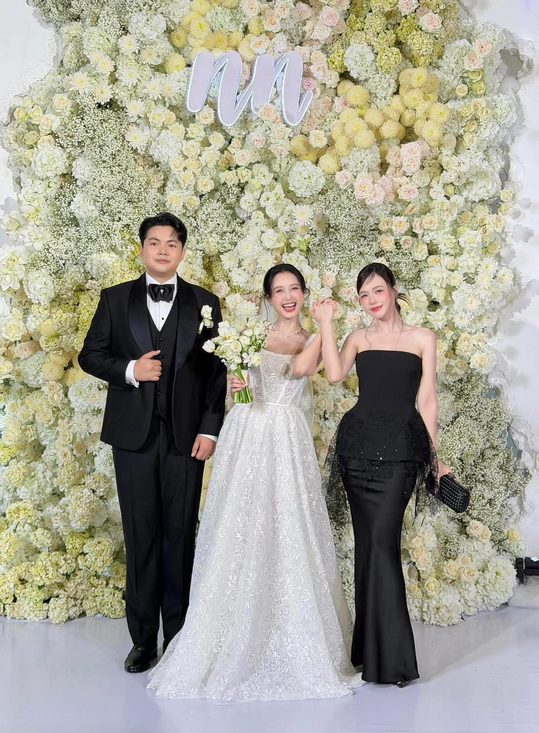 Mỹ nh&acirc;n Việt l&ecirc;n đồ đi ăn cưới tuần qua: Mặc đ&uacute;ng dresscode, sang chảnh nhưng quan trọng l&agrave; kh&ocirc;ng lấn lướt c&ocirc; d&acirc;u- Ảnh 4.