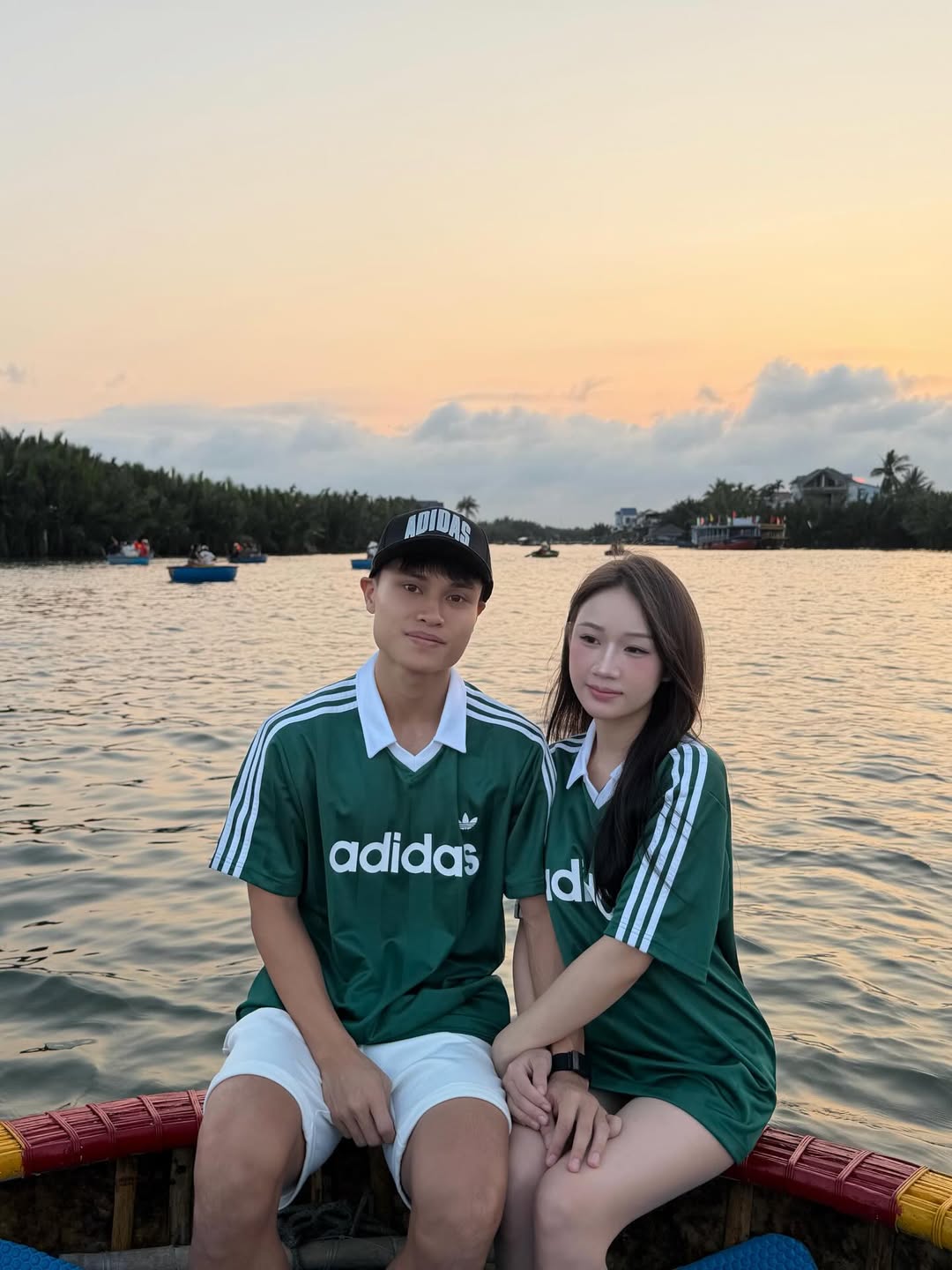 "N&agrave;ng thơ" 3,8 triệu người theo d&otilde;i diện bikini gợi cảm, khoe ảnh "t&igrave;nh bể b&igrave;nh" b&ecirc;n cầu thủ U23 Việt Nam- Ảnh 5.