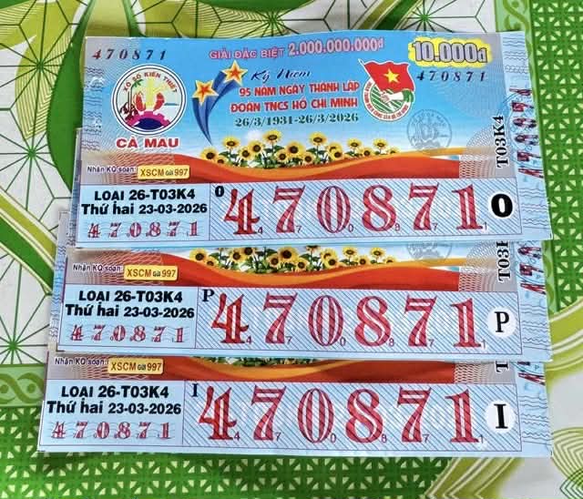 Đ&ocirc;i vợ chồng tr&ugrave;m k&iacute;n m&iacute;t đến đại l&yacute; v&eacute; số, mang về số tiền &ldquo;lớn&rdquo;- Ảnh 2.