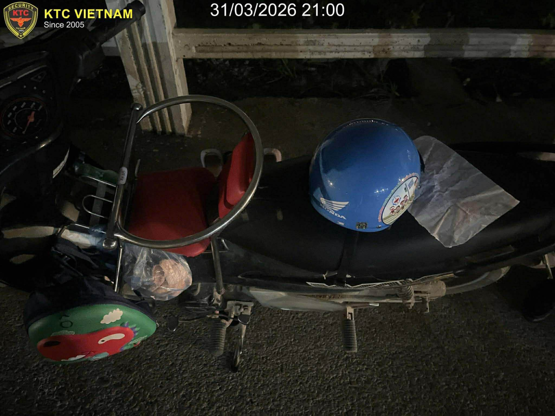 Hiện trường trong đ&ecirc;m t&igrave;m kiếm 3 mẹ con nghi nhảy s&ocirc;ng Hồng ở Hưng Y&ecirc;n- Ảnh 5.