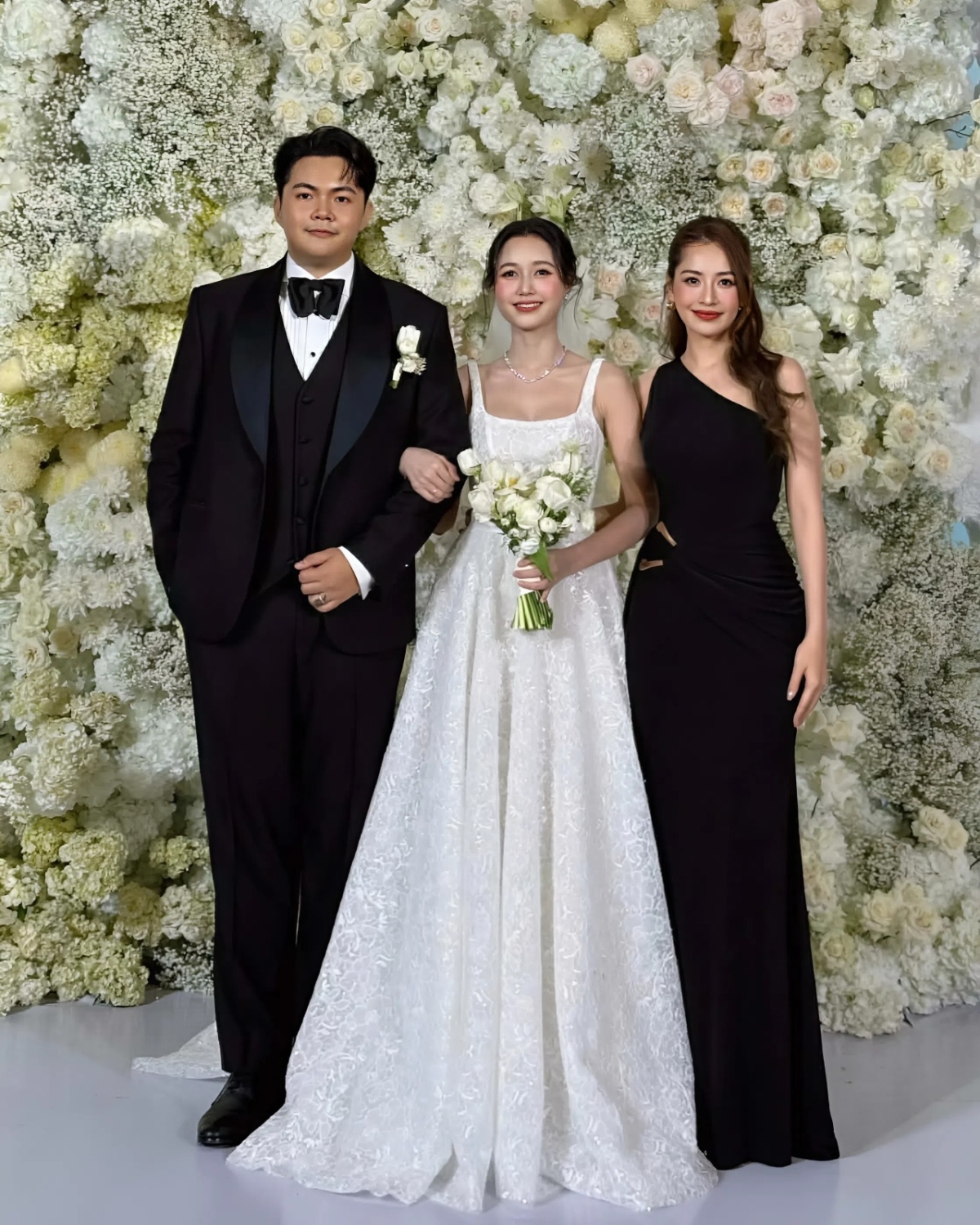 Mỹ nh&acirc;n Việt l&ecirc;n đồ đi ăn cưới tuần qua: Mặc đ&uacute;ng dresscode, sang chảnh nhưng quan trọng l&agrave; kh&ocirc;ng lấn lướt c&ocirc; d&acirc;u- Ảnh 5.