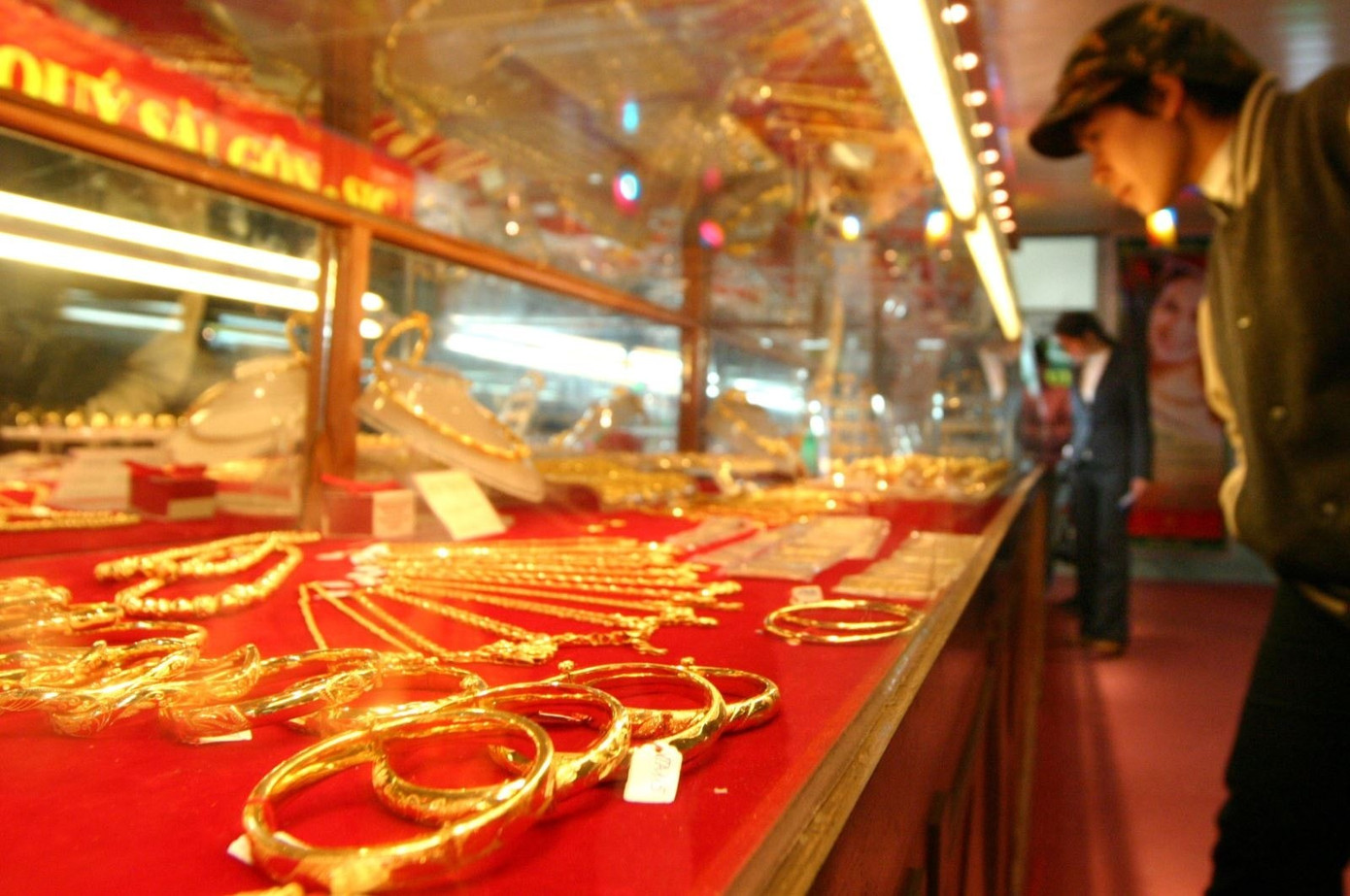 V&igrave; sao gi&aacute; v&agrave;ng Việt Nam cao hơn thế giới gần 30 triệu đồng/lượng?- Ảnh 1.