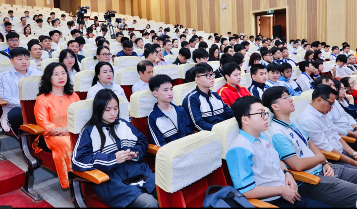 37 học sinh Việt Nam v&agrave;o đội tuyển thi Olympic khu vực v&agrave; quốc tế năm 2026- Ảnh 1.