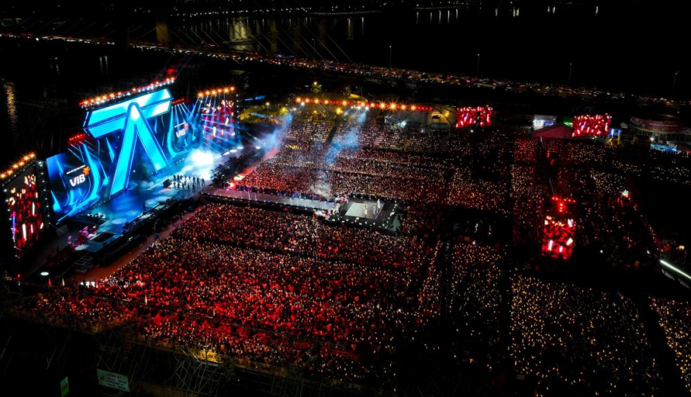 Sở Văn h&oacute;a v&agrave; Thể thao TP.HCM cấm nghệ sĩ lạm dụng h&aacute;t nh&eacute;p- Ảnh 2.