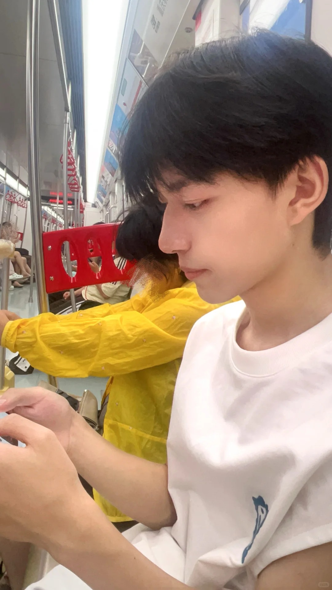 "Mũi gồ bay" v&agrave; cuộc lật đổ thầm lặng của chuẩn đẹp Ch&acirc;u &Aacute;, đến đ&agrave;n &ocirc;ng cũng phải xếp h&agrave;ng "độ nhan"- Ảnh 8.