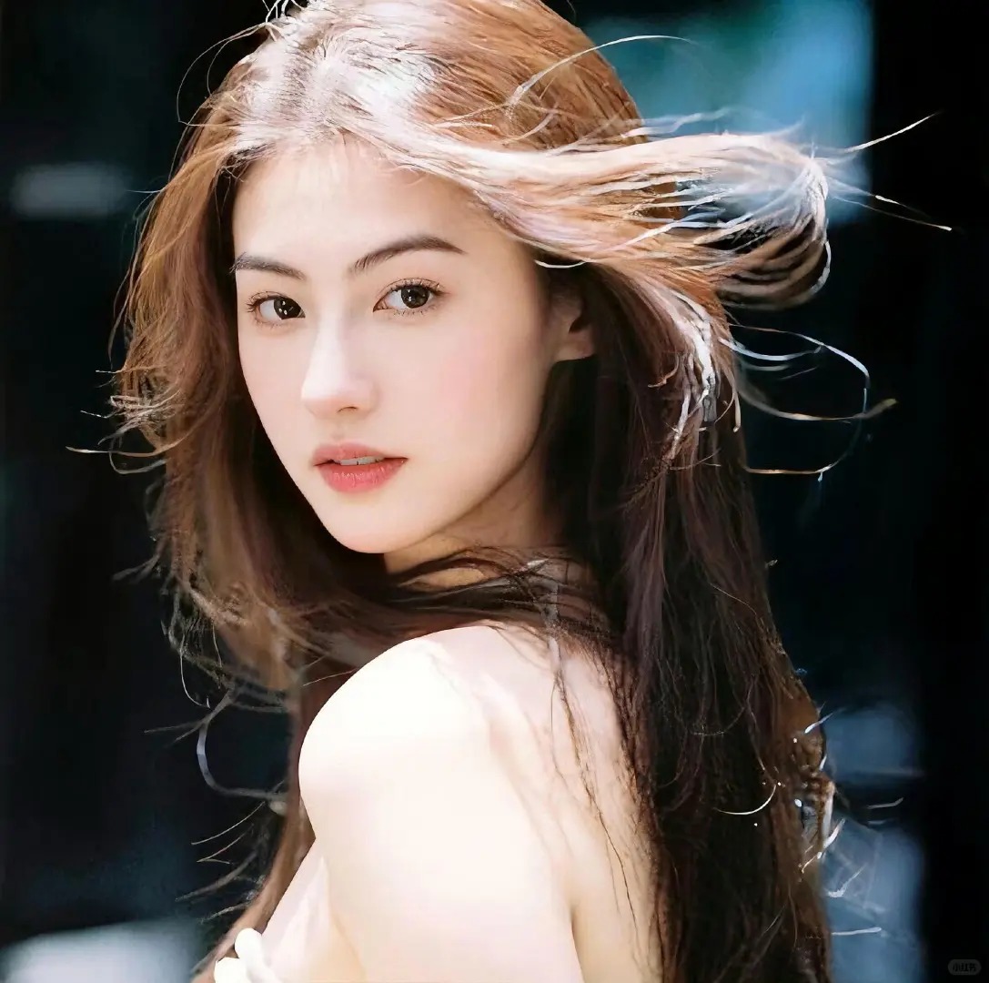 Trần đời hiếm gặp mỹ nh&acirc;n n&agrave;o 46 tuổi m&agrave; đẹp như thế, biến đ&agrave;n em xinh như 