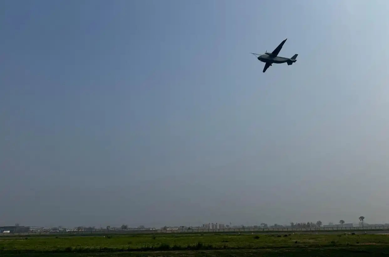 Ph&aacute;t hiện &ldquo;đại b&agrave;ng khổng lồ&rdquo; kh&ocirc;ng người l&aacute;i lớn nhất thế giới bất ngờ cất c&aacute;nh ở Trung Quốc: Chở được 3,5 tấn h&agrave;ng, bay xa 3.000km- Ảnh 1.