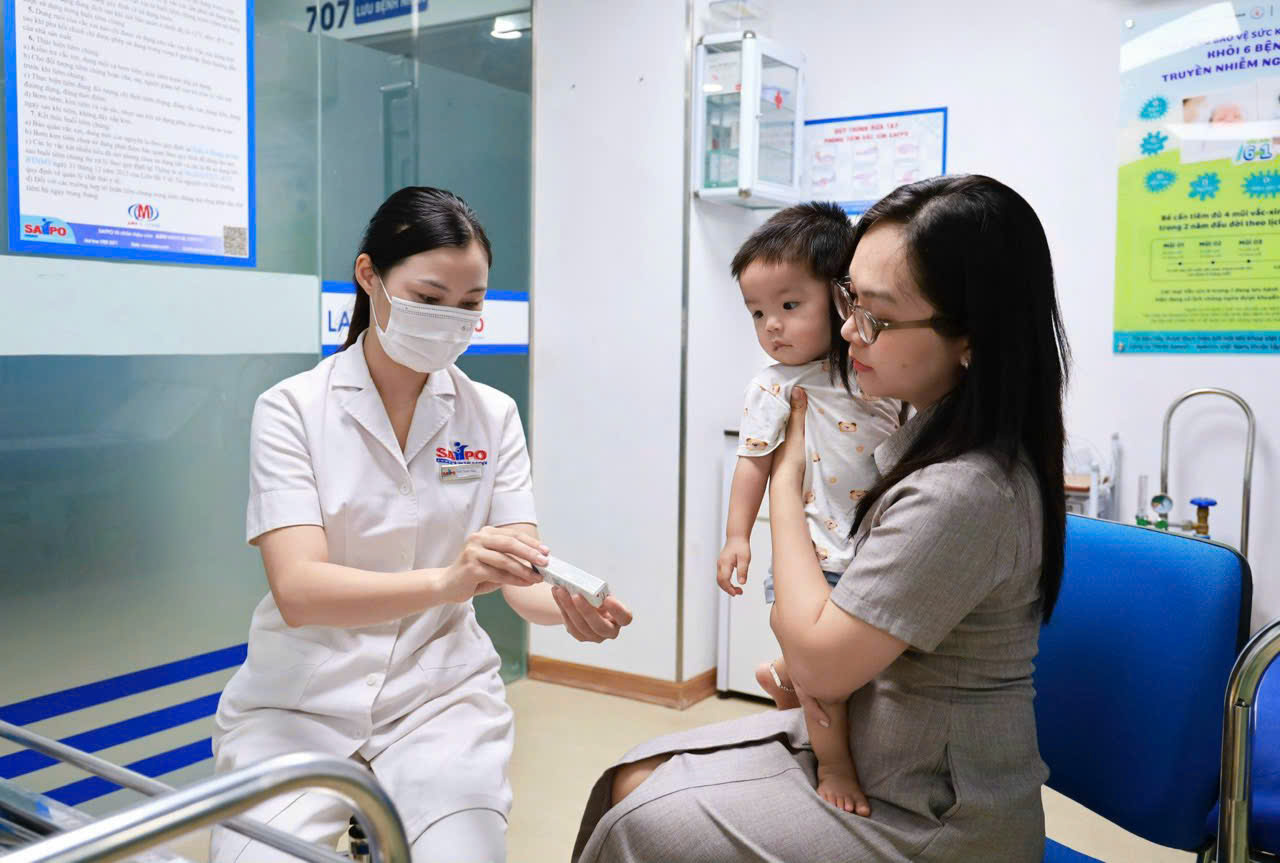 B&eacute; 6 tuổi mắc c&uacute;m m&ugrave;a, 28 ng&agrave;y gi&agrave;nh giật sự sống v&agrave; lời khuy&ecirc;n từ b&aacute;c sĩ- Ảnh 2.