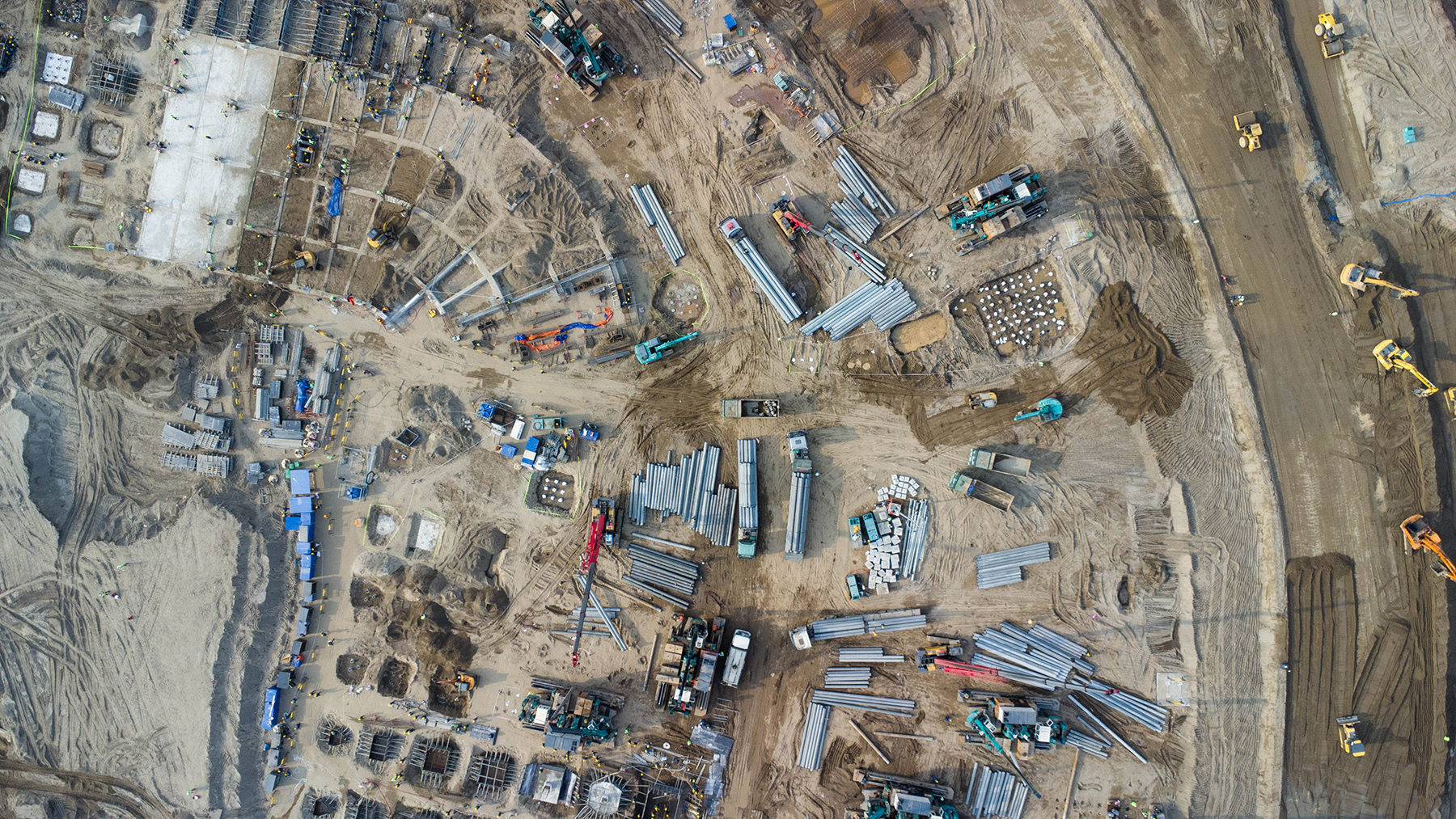 Điều g&igrave; đang diễn ra b&ecirc;n trong đại c&ocirc;ng trường s&acirc;n vận động 135.000 chỗ lớn nhất thế giới ở H&agrave; Nội?- Ảnh 4.