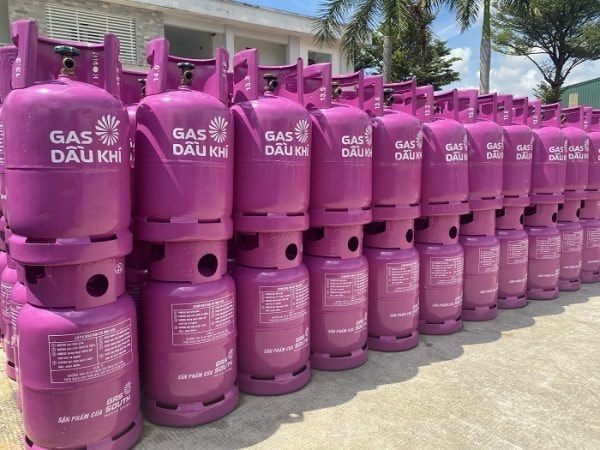 Gi&aacute; gas chạm mức 661.000 đồng: Hai đại gia b&aacute;n lẻ Việt lập kỷ lục doanh thu ngh&igrave;n tỷ nhưng l&atilde;i mỏng d&iacute;nh- Ảnh 1.