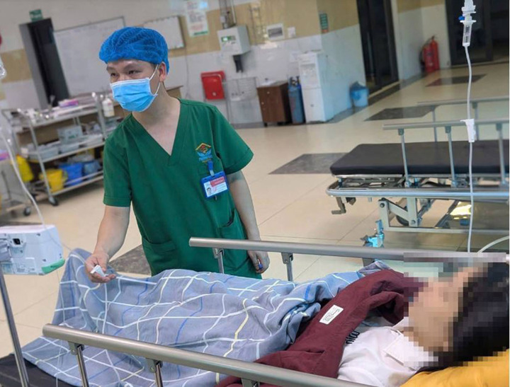 Đang dự hội thảo bỗng n&oacute;i ngọng, m&eacute;o miệng, c&ocirc; gi&aacute;o 38 tuổi bị đột quỵ bất ngờ- Ảnh 1.